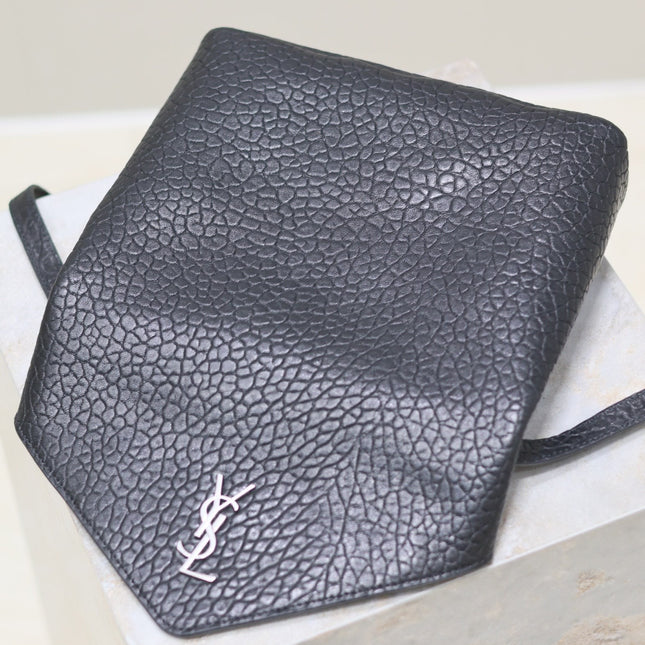 ENVELOPE CHAIN BAG 23 IN BLACK ELEPHANT TEXTURE LAMBSKIN SILVER LOGO