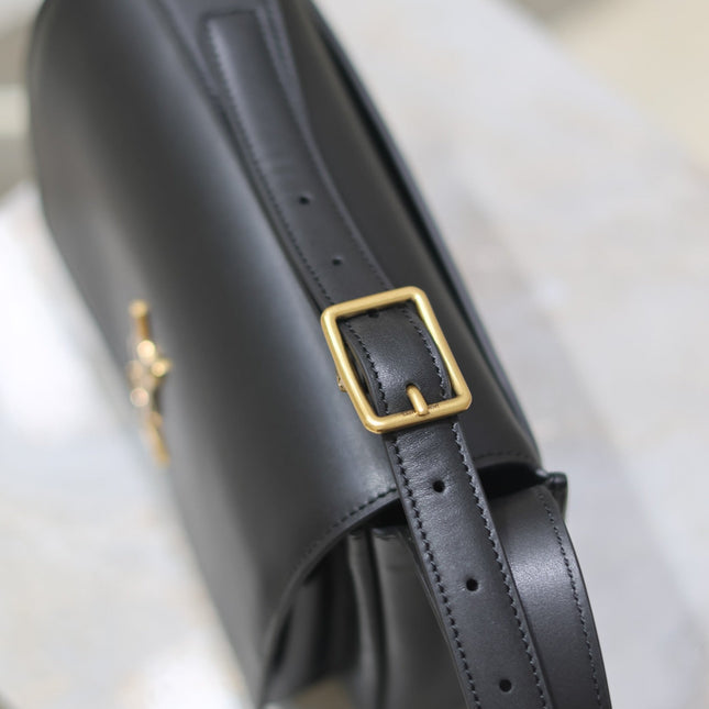 NIKI BABY 22 IN BLACK CALFSKIN GOLD LOGO