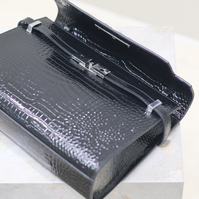 MANHATTAN MEDIUM 29 IN BLACK CROCODILE-EMBOSSED CALFSKIN SILVER BUCKLE