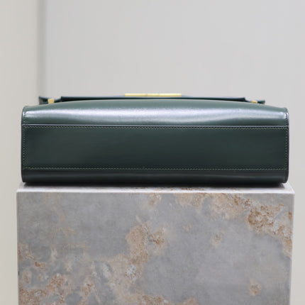 MANHATTAN MEDIUM 29 IN SACRAMENTO GREEN SMOOTH CALFSKIN GOLD BUCKLE