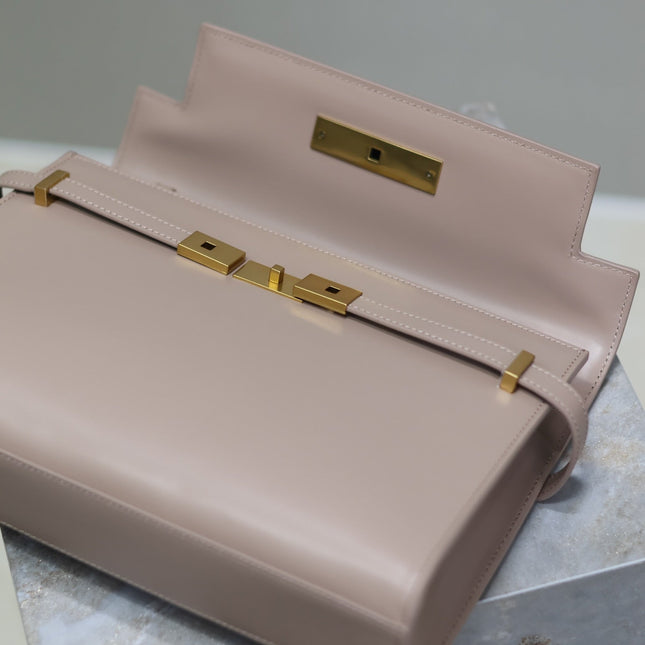 MANHATTAN MEDIUM 29 IN DARK BEIGE SMOOTH CALFSKIN GOLD BUCKLE