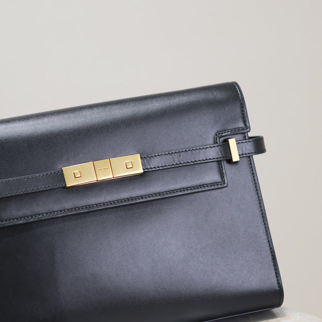 MANHATTAN MEDIUM 29 IN BLACK SMOOTH CALFSKIN GOLD BUCKLE