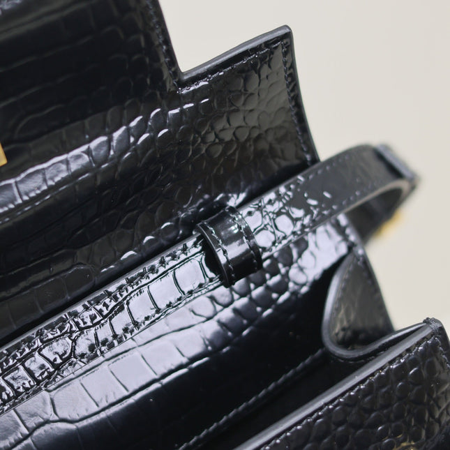 MANHATTAN SMALL 24 IN BLACK CROCODILE PATTERN GLOSSY CALFSKIN GOLD BUCKLE