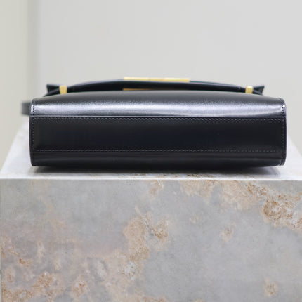 MANHATTAN SMALL 24 IN BLACK SMOOTH LAMBSKIN GOLD HARDWARE