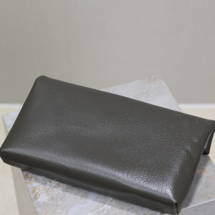 ENVELOPE CLUTCH 29 IN KOMBU GREEN LAMBSKIN COPPER LOGO