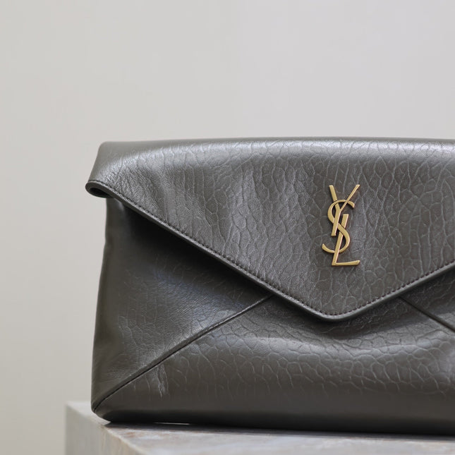 ENVELOPE CLUTCH 29 IN KOMBU GREEN LAMBSKIN COPPER LOGO