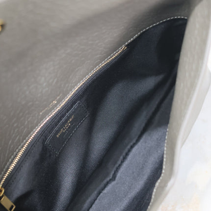 ENVELOPE CLUTCH 29 IN KOMBU GREEN LAMBSKIN COPPER LOGO