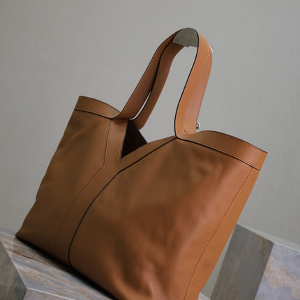 TOTE BAG 50 IN CINNAMON BROWN CALFSKIN