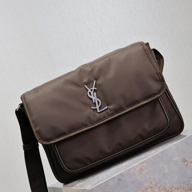 NIKI LARGE 32 IN CHOCOLATE NYLON SILVER LOGO