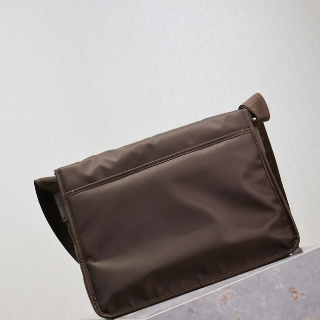 NIKI LARGE 32 IN CHOCOLATE NYLON SILVER LOGO