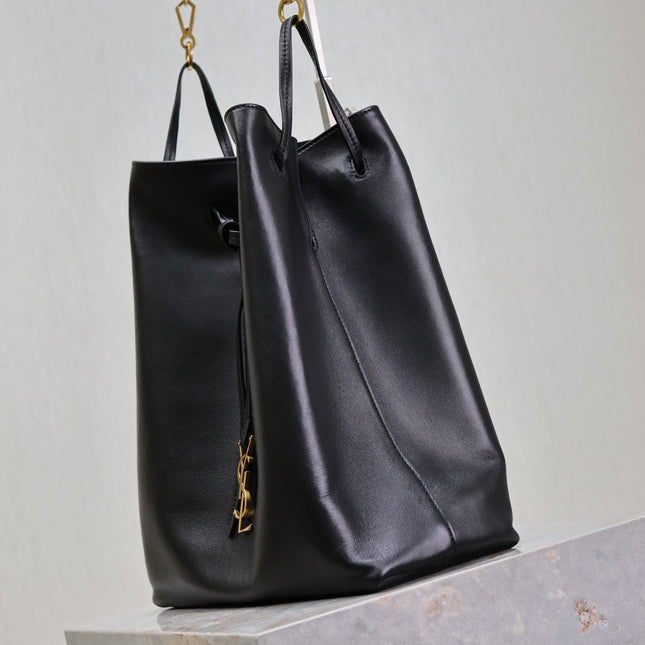 POCHON BUCKET BAG 30 IN BLACK LAMBSKIN GOLD HARDWARE
