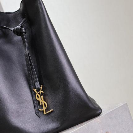 POCHON BUCKET BAG 30 IN BLACK LAMBSKIN GOLD HARDWARE