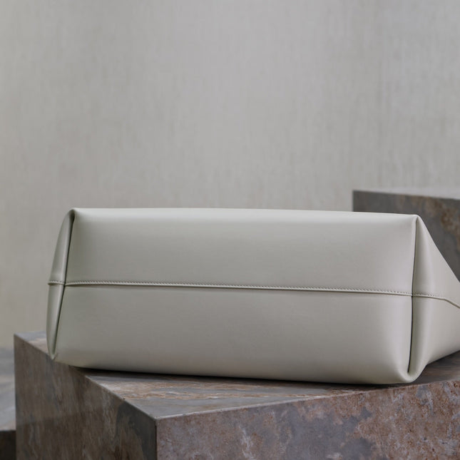 SHOPPING TOTE BAG 38 IN WHITE CALFSKIN