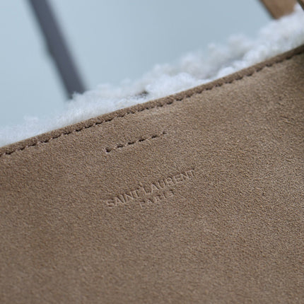 SHOPPING TOTE BAG 38 IN TAN BROWN SUEDE AND WHITE SHEARLING TRIM