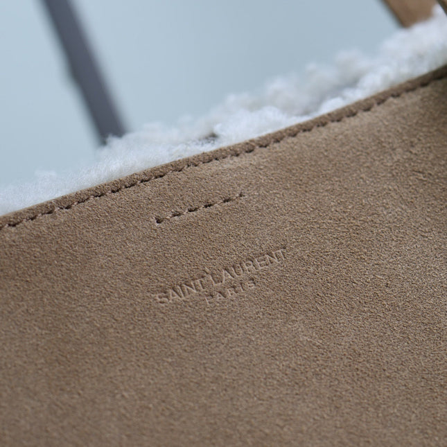 SHOPPING TOTE BAG 38 IN TAN BROWN SUEDE AND WHITE SHEARLING TRIM