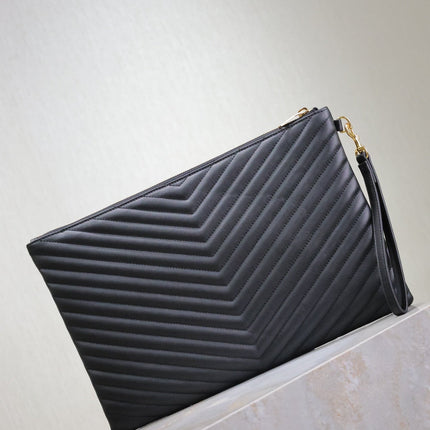CLUTCH 36 IN BLACK QUILTED CALFSKIN GOLD BUCKLE