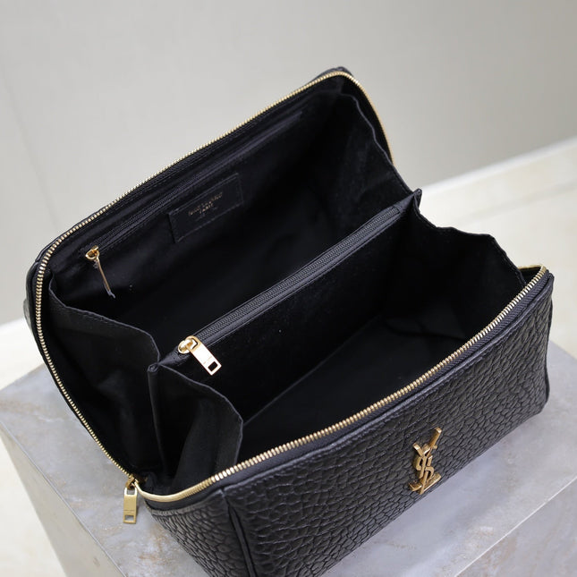 COMESTIC POUCH IN BLACK LAMBSKIN GOLD LOGO