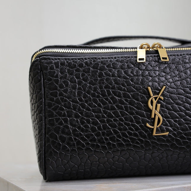 COMESTIC POUCH IN BLACK LAMBSKIN GOLD LOGO
