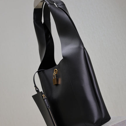 TANGER HOBO BAG 27 IN BLACK CALFSKIN