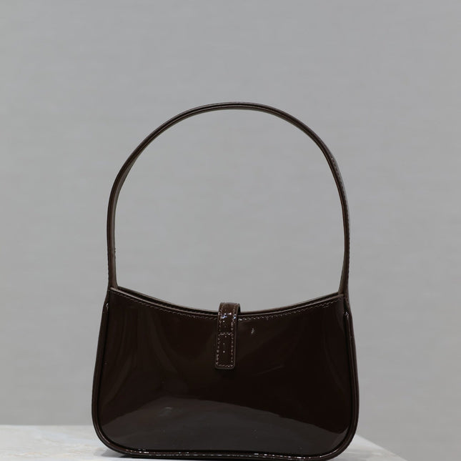 LE 5 À 7 MINI BAG 19 IN CHOCOLATE PATENT CALFSKIN GOLD LOGO