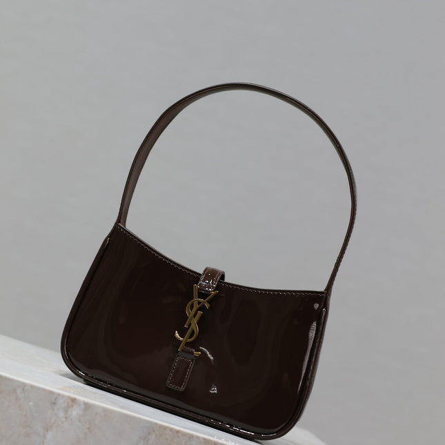 LE 5 À 7 MINI BAG 19 IN CHOCOLATE PATENT CALFSKIN GOLD LOGO