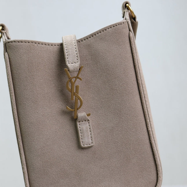 LE 5 À 7 HOBO MINI BAG 18 IN LIGHT BROWN SUEDE COPPER HARDWARE