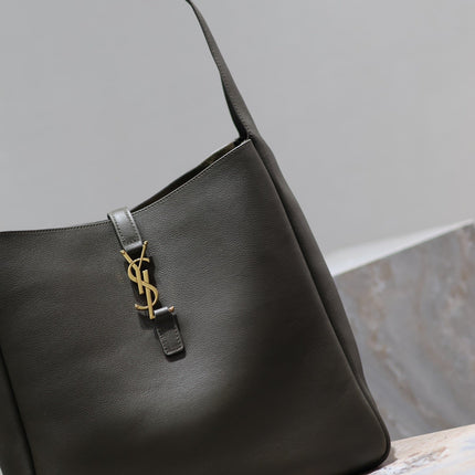 LE 5 À 7 LARGE BAG 31 IN KHAKI GREEN LAMBSKIN