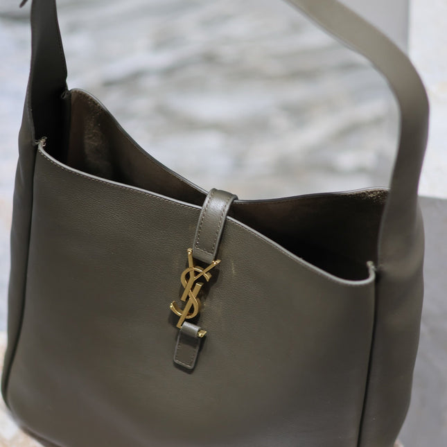 LE 5 À 7 LARGE BAG 31 IN KHAKI GREEN LAMBSKIN