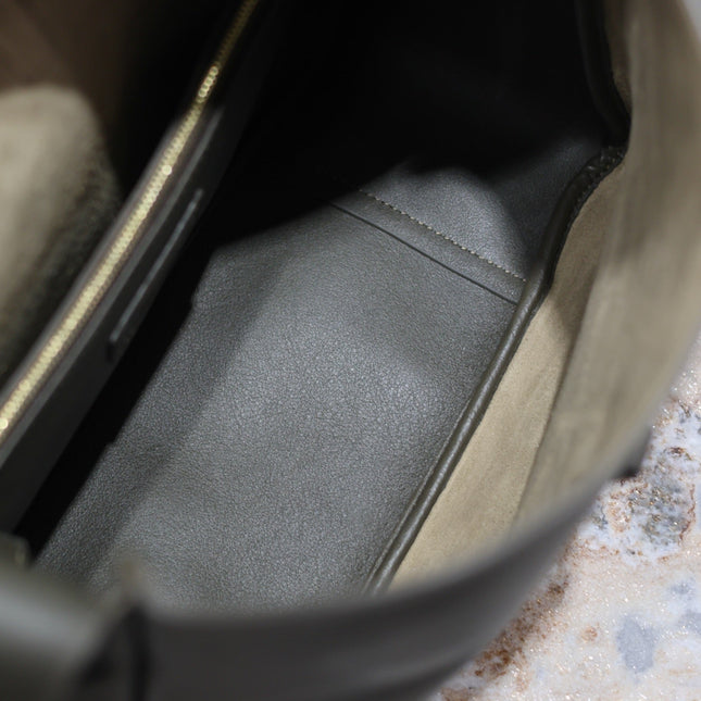 LE 5 À 7 LARGE BAG 31 IN KHAKI GREEN LAMBSKIN