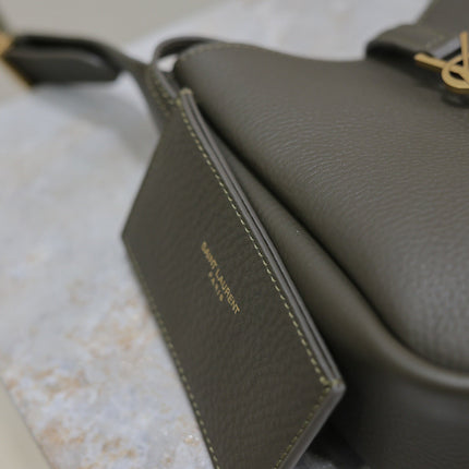 LE 5 À 7 MINI BAG 16 IN KHAKI GREEN LAMBSKIN
