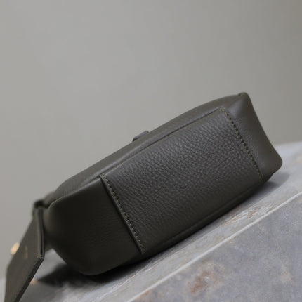 LE 5 À 7 MINI BAG 16 IN KHAKI GREEN LAMBSKIN