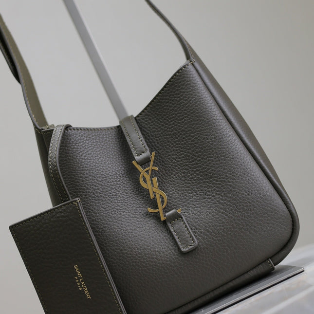 LE 5 À 7 MINI BAG 16 IN KHAKI GREEN LAMBSKIN