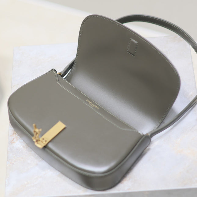 MINI VOLTAIRE IN BOX 17 IN KOMBU GREEN CALFSKIN GOLD LOGO