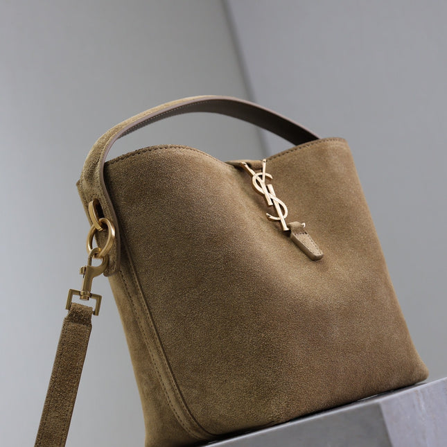 LE 37 SMALL BUCKET BAG 20 IN DIRT BROWN SUEDE