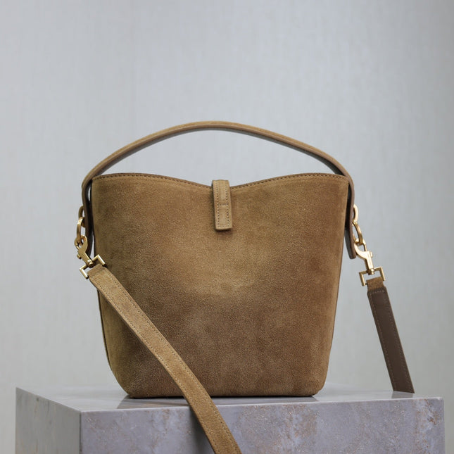 LE 37 SMALL BUCKET BAG 20 IN DIRT BROWN SUEDE