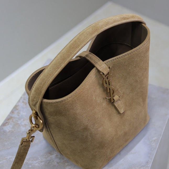 LE 37 SMALL BUCKET BAG 20 IN DIRT BROWN SUEDE