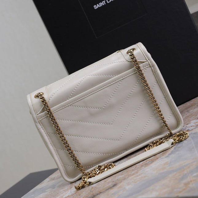 NIKI BABY 22 IN RICE WHITE LAMBSKIN GOLD CHAIN