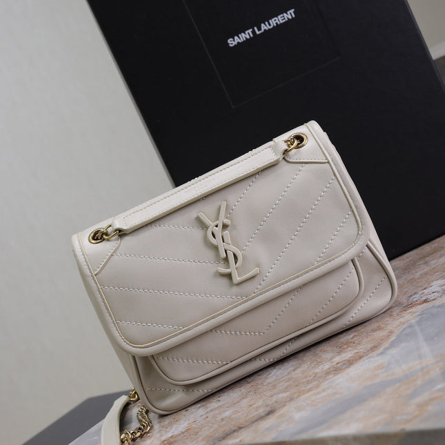 NIKI BABY 22 IN RICE WHITE LAMBSKIN GOLD CHAIN
