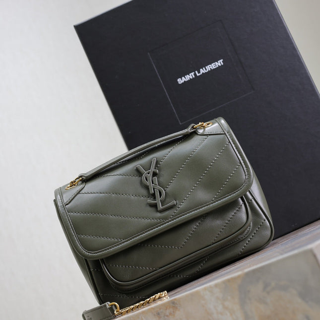 NIKI BABY 22 IN UNIFORM GREEN LAMBSKIN GOLD CHAIN