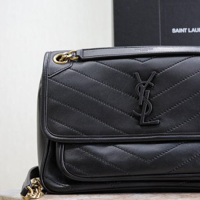 NIKI MEDIUM 28 IN BLACK LAMBSKIN BLACK LOGO GOLD CHAIN