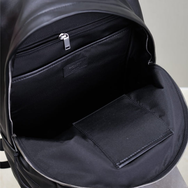CITY BACKPACK 38 IN BLACK CALFSKIN