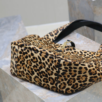 LE 5 À 7 BEA TOTE BAG 50 IN LEOPARD PRINT LEATHER GOLD LOGO