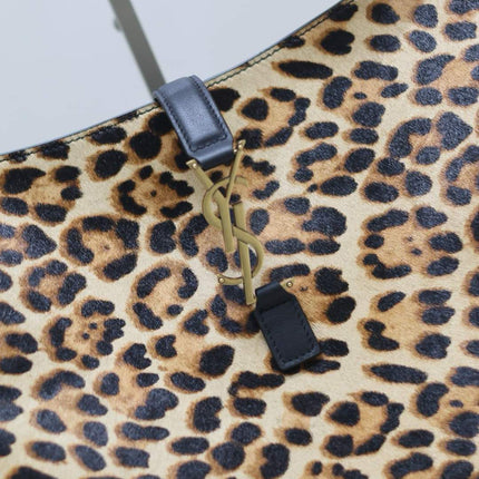 LE 5 À 7 BEA TOTE BAG 50 IN LEOPARD PRINT LEATHER GOLD LOGO