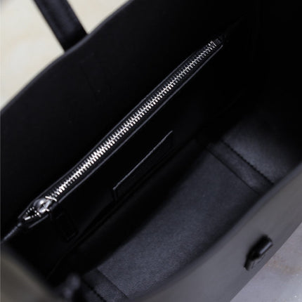 LE 5 À 7 SUPPLE BAG 23 IN BLACK CALFSKIN SILVER BUCKLE