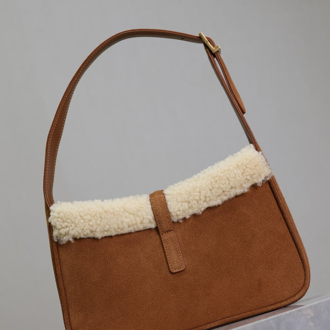 LE 5 À 7 SHOULDER BAG 25 IN BROWNIE SUEDE AND WHITE SHEARLING TRIM