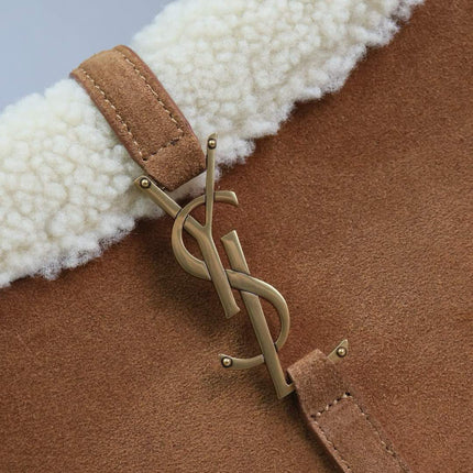 LE 5 À 7 SHOULDER BAG 25 IN BROWNIE SUEDE AND WHITE SHEARLING TRIM