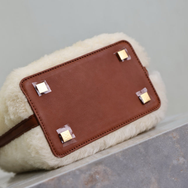 LE 37 MINI BUCKET BAG 15 IN CREAM SHEARLING AND BROWN LEATHER TRIM