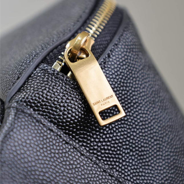 CLASSIC CROSSBODY BAG 25 IN BLACK CAVIAR LEATHER GOLD LOGO