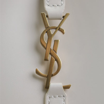 LE 5 À 7 PHONE BAG 18 IN WHITE CALFSKIN