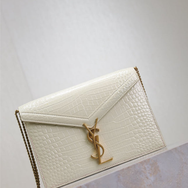 CASSANDRA CHAIN BAG 22 IN WHITE CROCODILE PATTERN CALFSKIN GOLD HARDWARE